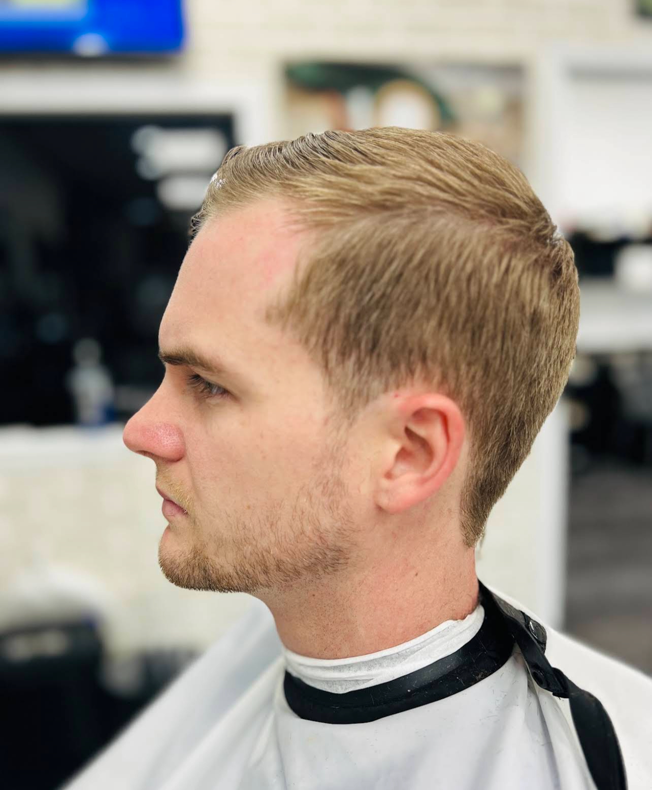 Textured crop with tapered sides — client side profile
